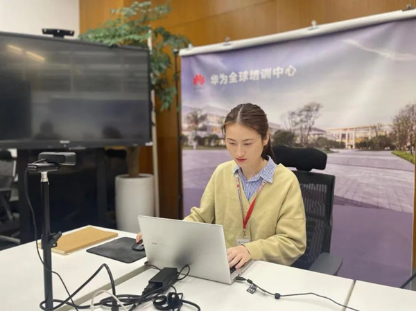 NLC电子刘丽辰